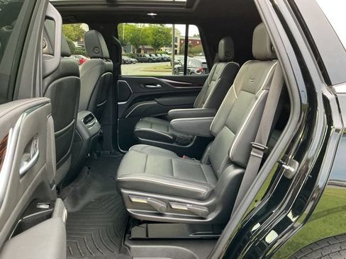 Used 2022 Cadillac Escalade Premium Luxury w/ Performance Package AWD/4WD image 25