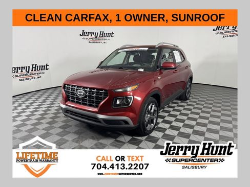Used 2025 Hyundai Venue SEL image 1