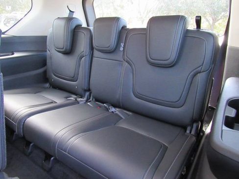 New 2026 Nissan Armada SV image 9