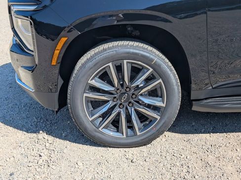 New 2026 Chevrolet Suburban LS w/ LS Custom Edition AWD/4WD image 7