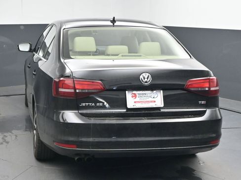 Used 2017 Volkswagen Jetta SE image 7