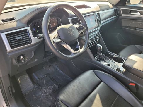Used 2022 Volkswagen Atlas SE image 13