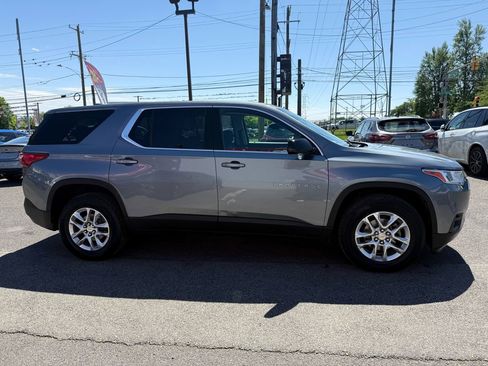 Used 2018 Chevrolet Traverse LS FWD image 4