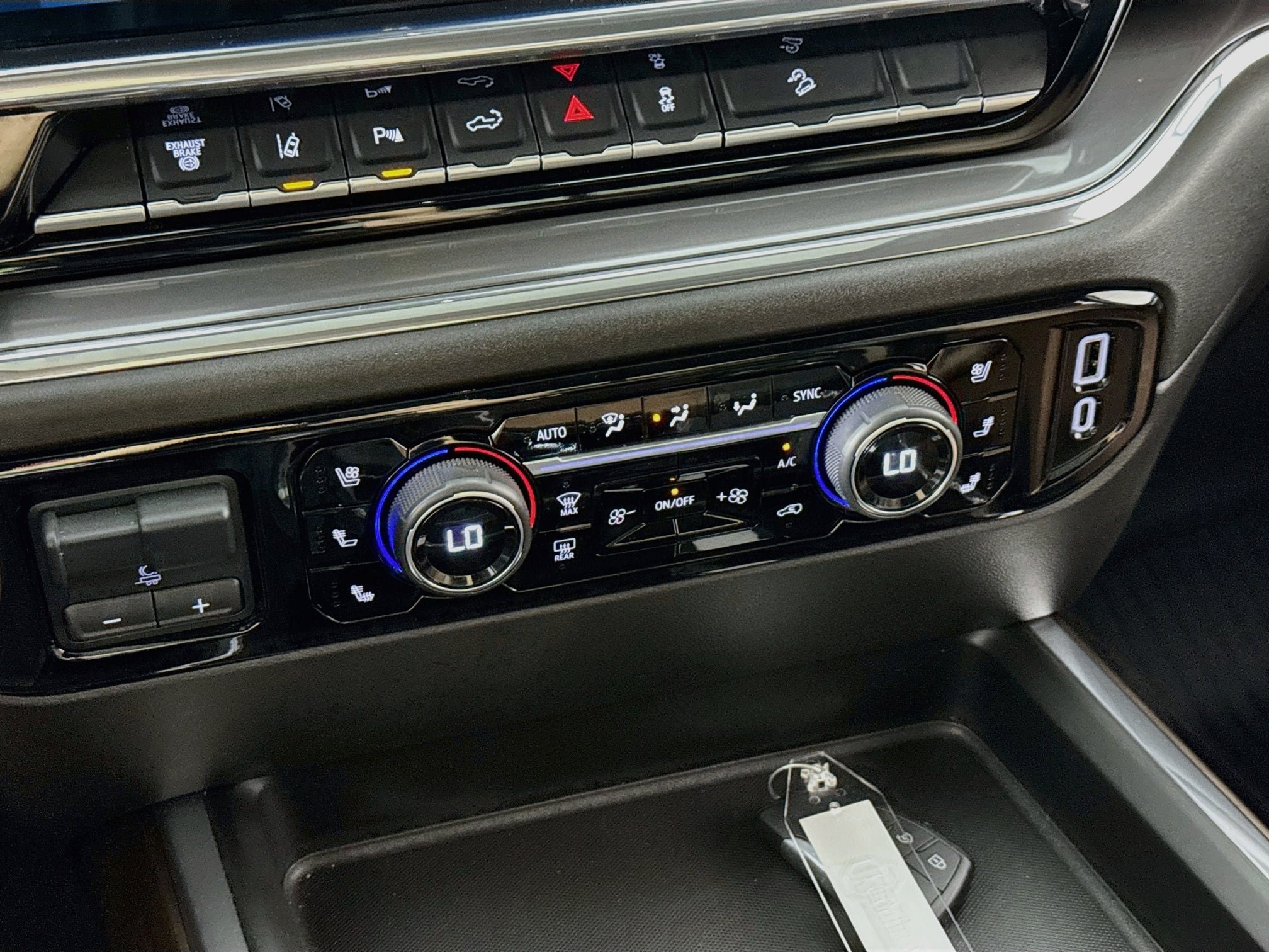 Used 2025 Chevrolet Silverado 3500 High Country w/ High Country Premium Package AWD/4WD image 21