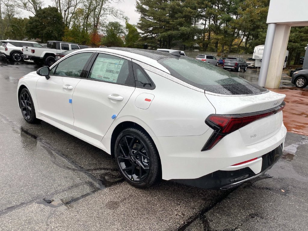 New 2027 Kia K5 GT-Line FWD image 3