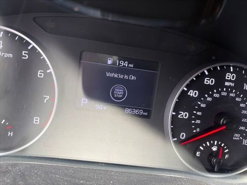 Used 2022 Kia Seltos S FWD image 12