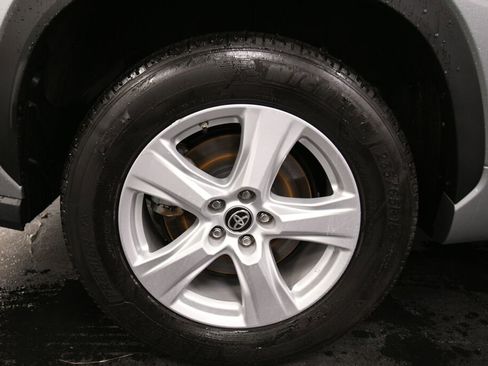 Certified 2025 Toyota Highlander LE image 33