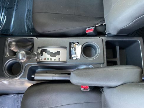 Used 2011 Toyota FJ Cruiser 4WD w/ Convenience Pkg image 23