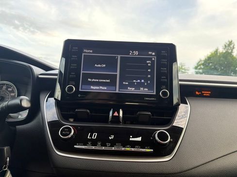 Used 2022 Toyota Corolla LE FWD image 21