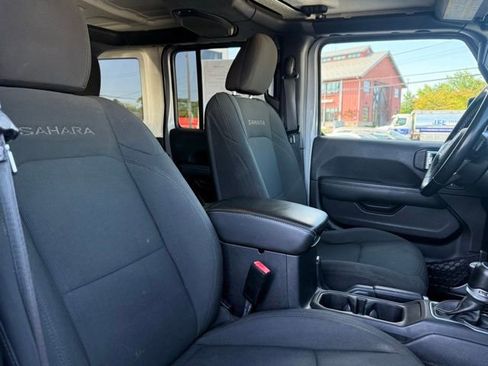 Used 2021 Jeep Wrangler Unlimited Sahara AWD/4WD image 28