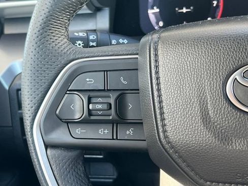 Used 2025 Toyota Tacoma TRD Sport AWD/4WD image 29