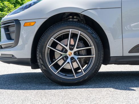 Certified 2023 Porsche Macan AWD/4WD image 11