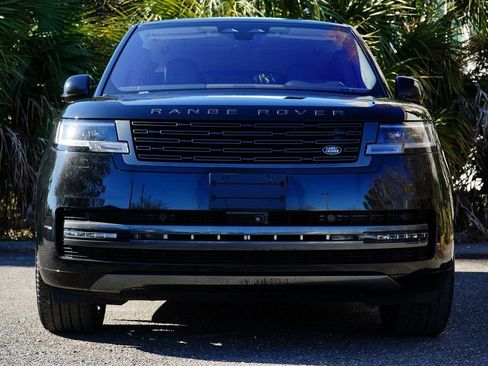 Used 2023 Land Rover Range Rover SE AWD/4WD image 3