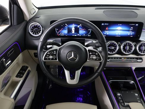 Used 2022 Mercedes-Benz EQB 300 4MATIC image 31