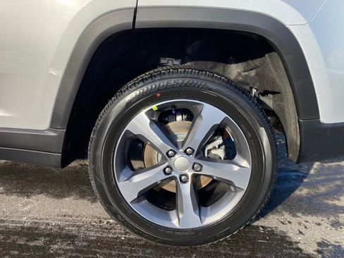 New 2026 Jeep Grand Cherokee Limited AWD/4WD image 17