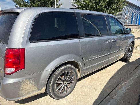 Used 2017 Dodge Grand Caravan GT w/ Safety Sphere Group FWD image 5