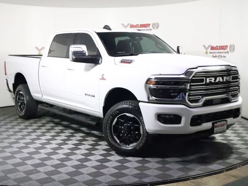 Used 2026 RAM 2500 Laramie AWD/4WD image 2