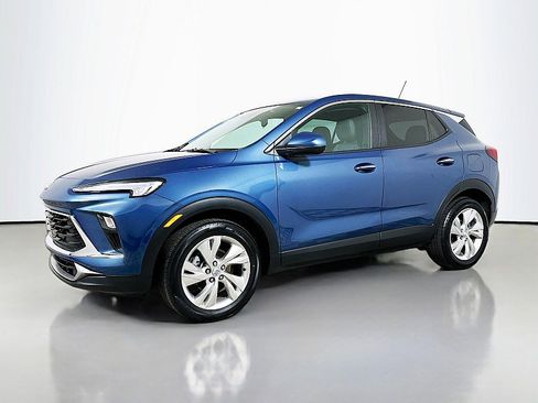 Used 2024 Buick Encore GX Preferred w/ Comfort Package image 3