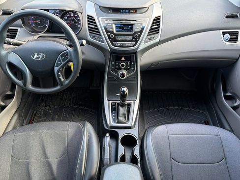 Used 2015 Hyundai Elantra SE image 9