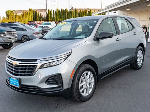 Used 2023 Chevrolet Equinox LS AWD/4WD image 6