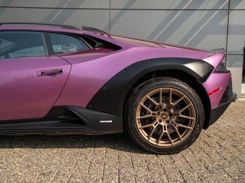 Used 2024 Lamborghini Huracan Sterrato image 21