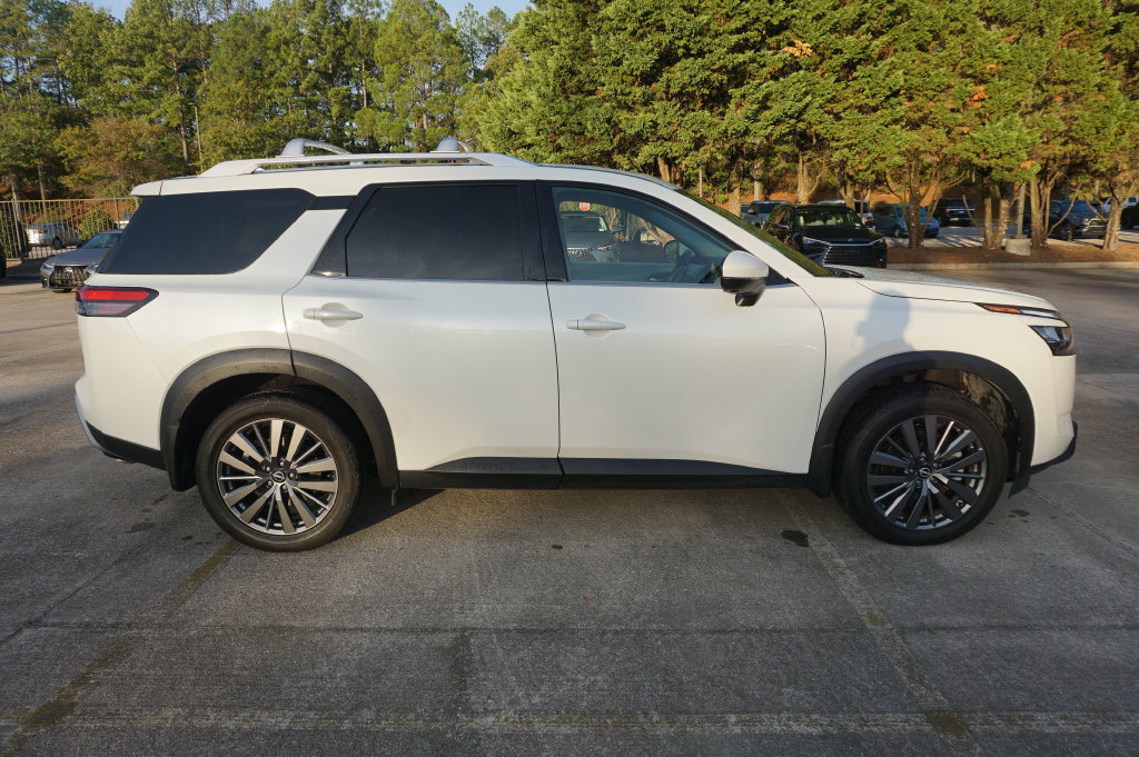 Used 2024 Nissan Pathfinder SL w/ SL Premium Package FWD image 25