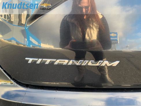 Used 2022 Ford Edge Titanium image 10