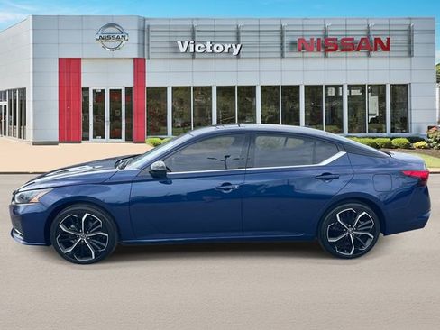 Used 2023 Nissan Altima 2.5 SR FWD image 6