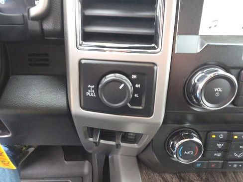 Used 2019 Ford F250 Lariat w/ Chrome Package image 27