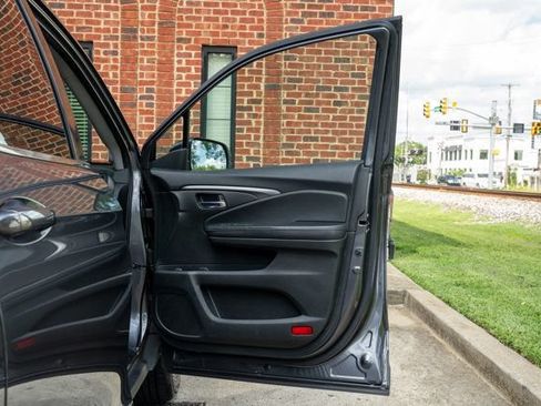 Used 2017 Honda Ridgeline RTL-T image 25
