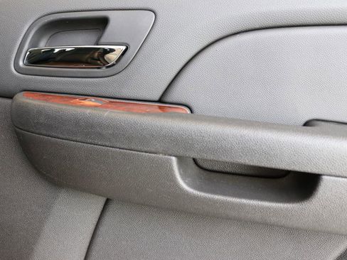 Used 2014 Chevrolet Tahoe LT w/ Luxury Package image 31