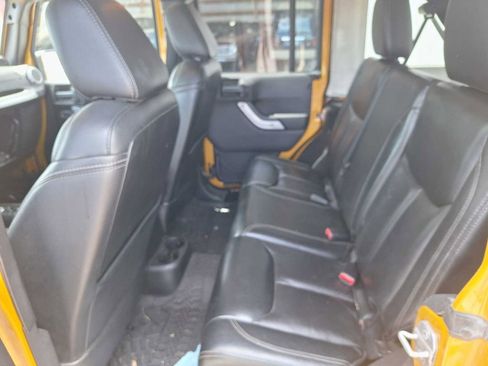 Used 2014 Jeep Wrangler Unlimited Rubicon AWD/4WD image 12
