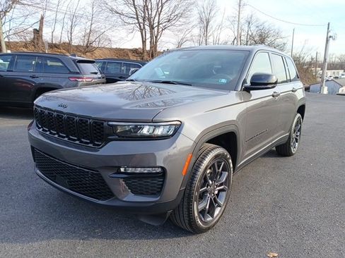 New 2025 Jeep Grand Cherokee Limited image 2