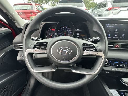 Used 2023 Hyundai Elantra SEL FWD image 15