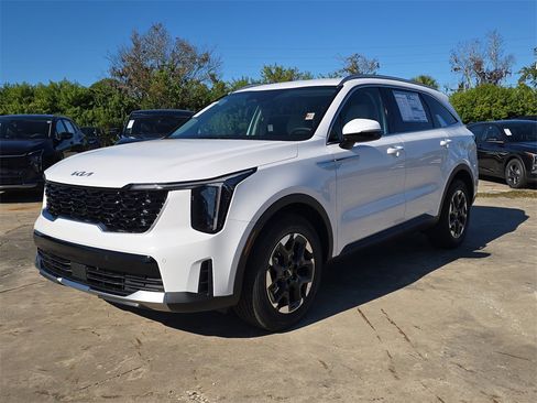 New 2026 Kia Sorento S image 4