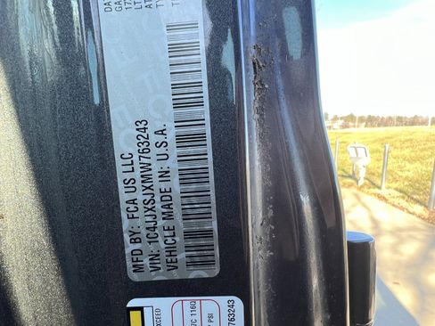 Used 2021 Jeep Wrangler Unlimited Rubicon w/ Dual Top Group image 37