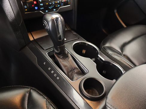 Used 2019 Ford Explorer XLT w/ Equipment Group 202A FWD image 8