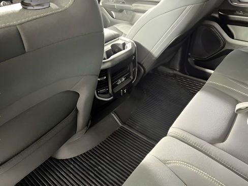 Used 2022 RAM 1500 Big Horn AWD/4WD image 33