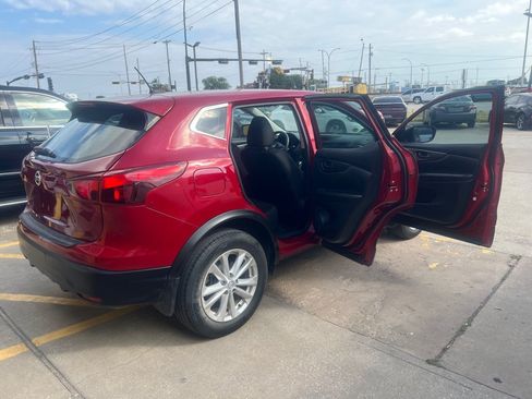 Used 2017 Nissan Rogue Sport S w/ S Appearance Package FWD image 10