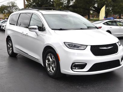Used 2022 Chrysler Pacifica Limited