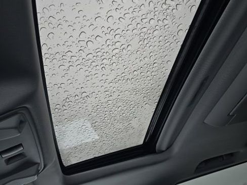 Used 2020 Chevrolet Suburban Premier image 22