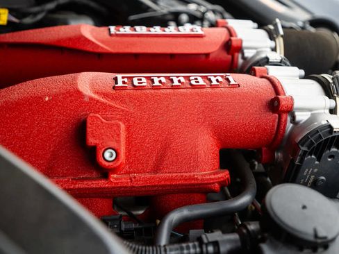 Used 2020 Ferrari Portofino RWD image 34