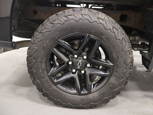 Used 2019 Chevrolet Silverado 1500 Custom Trail Boss w/ Custom Convenience Package AWD/4WD image 27