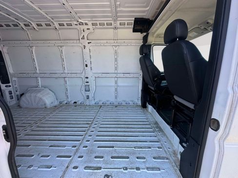 Used 2024 RAM ProMaster 2500 w/ Convenience Group FWD image 24