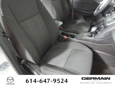 Used 2017 Ford Focus SE FWD image 29