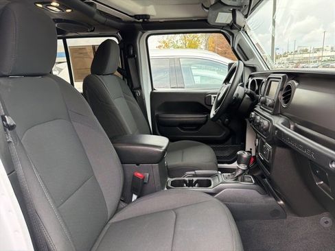 Used 2021 Jeep Wrangler Unlimited Sport image 34