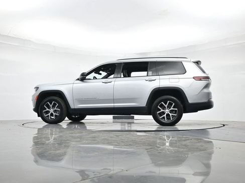 Used 2025 Jeep Grand Cherokee L Limited AWD/4WD image 38