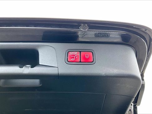 Used 2019 Mercedes-Benz GLC 300 GLC 300 image 37