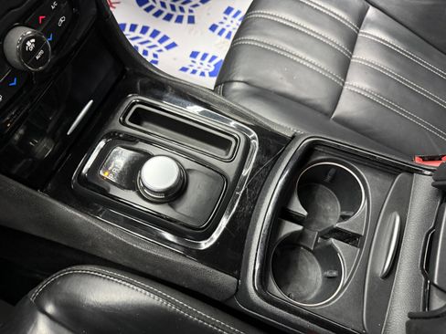 Used 2017 Chrysler 300 S image 20