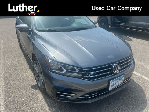 Used 2017 Volkswagen Passat 1.8T R-Line FWD image 1